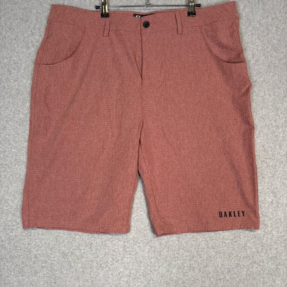 Oakley Men's Size 40 Hydrolix Regular Fit Salmon Red Bermuda Shorts Golf